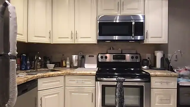 BigGuyMuscle online show from April 2026 04:18:01 PM