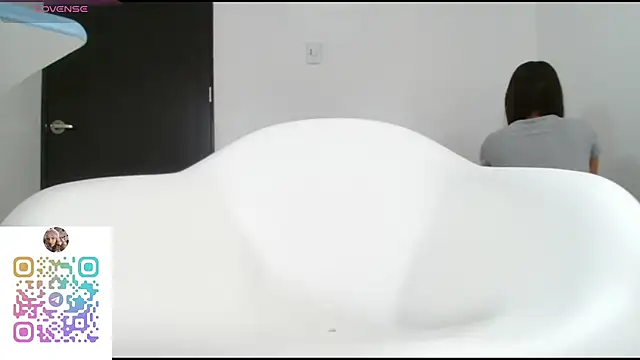 Betsy Thonson online show from March 2025 07:35:01 PM