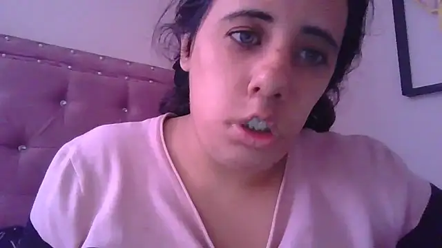 annarose19 online show from November 2025 04:51:02 PM