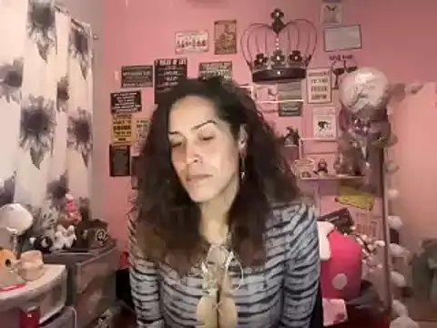 Snapshot of latinacubana chatting on January 2025 12:42:02 PM latinacubana online show from January 2025 12:42:02 PM