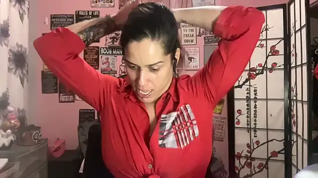 Snapshot of latinacubana chatting on February 2025 03:58:02 AM latinacubana online show from February 2025 03:58:02 AM