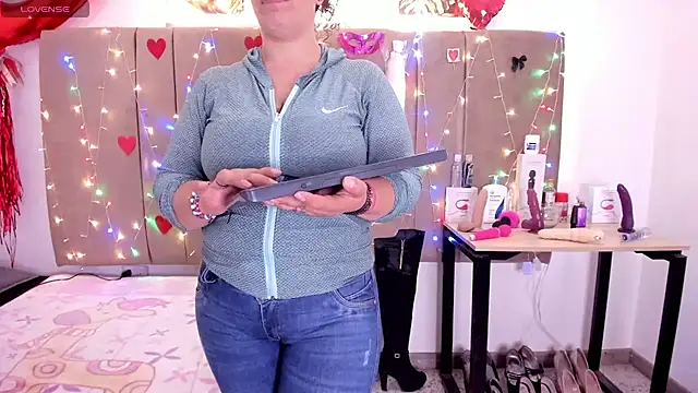 Zaly mature online show from November 2025 12:38:02 AM