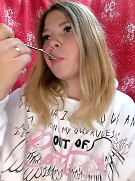 Zuli Kiska online show from October 2025 10:44:02 AM