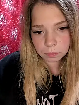 Zuli Kiska online show from October 2025 07:55:01 PM