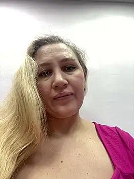 Snapshot of YourBlondee chatting on January 2025 02:26:02 AM YourBlondee online show from January 2025 02:26:02 AM