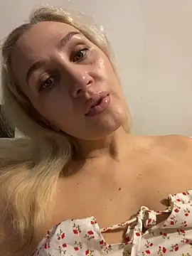 Snapshot of YourBlondee chatting on November 2025 02:12:02 AM YourBlondee online show from November 2025 02:12:02 AM