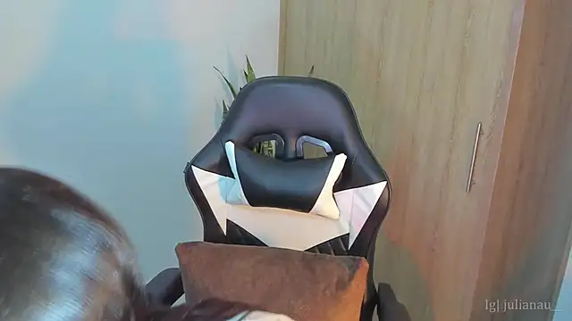 iriswest  online show from December 2024 12:50:02 AM