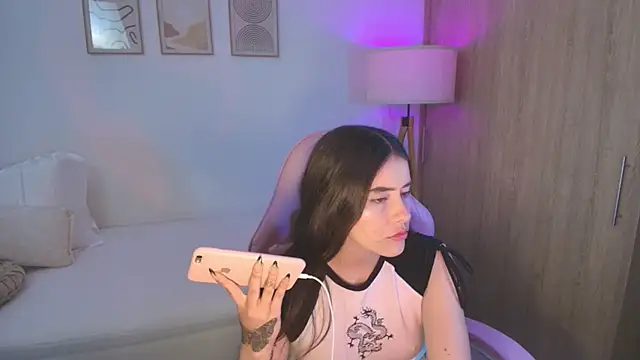 iriswest  online show from October 2025 12:44:02 AM