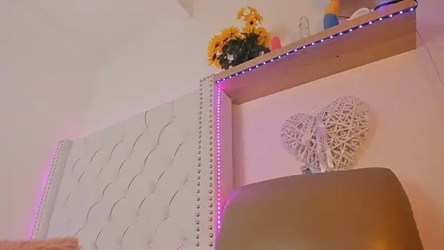 Snapshot of sara_montiell chatting on January 2025 01:29:01 AM sara montiell online show from January 2025 01:29:01 AM