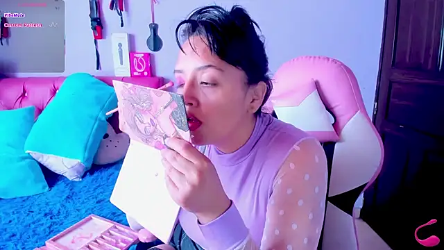 crissn0707 online show from November 2025 02:19:01 PM