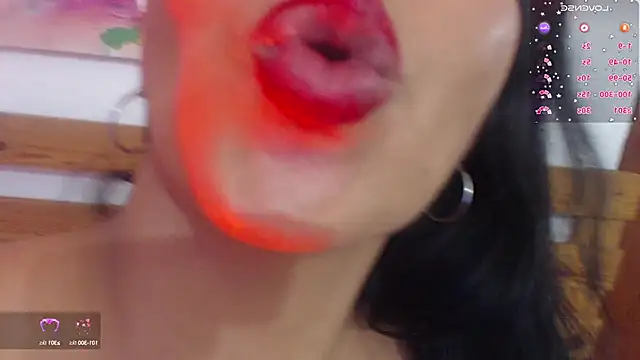 Snapshot of hornystepmommy chatting on March 2025 10:31:02 PM hornystepmommy online show from March 2025 10:31:02 PM