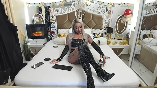 Snapshot of hotgirlsmoking_69xxx chatting on December 2024 02:27:01 PM hotgirlsmoking 69xxx online show from December 2024 02:27:01 PM