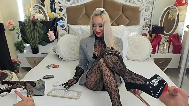 Snapshot of hotgirlsmoking_69xxx chatting on September 2025 03:00:02 PM hotgirlsmoking 69xxx online show from September 2025 03:00:02 PM