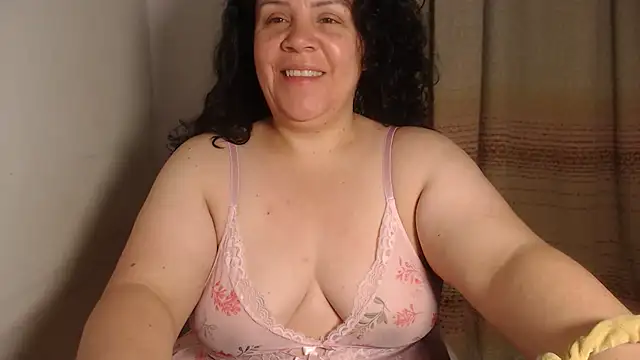 agathamiller01 online show from January 2026 10:40:01 AM