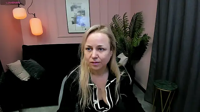 GabrielGold online show from May 2026 08:25:01 PM