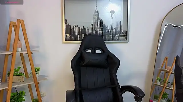 bella  adams online show from October 2025 07:45:01 PM