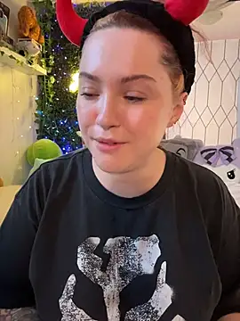 JennKenobi online show from July 2026 12:18:02 PM