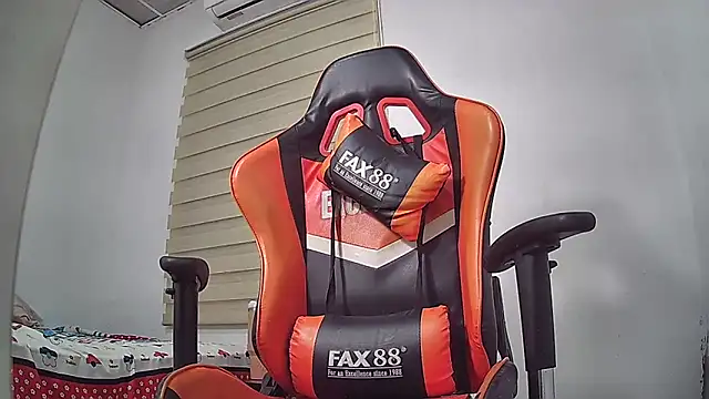 EvaTiffany online show from September 2025 12:33:02 AM