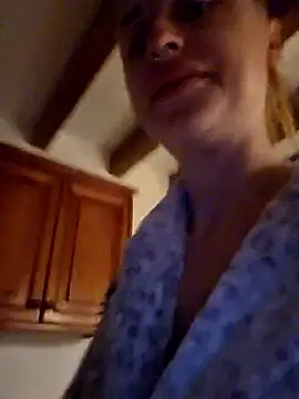 Snapshot of kylie_blck chatting on February 2026 04:00:01 AM kylie blck online show from February 2026 04:00:01 AM