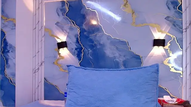 lorrayne  online show from October 2025 12:14:01 PM