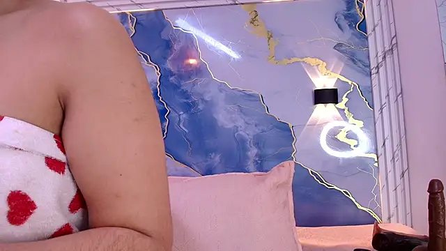 lorrayne  online show from October 2025 12:17:02 PM