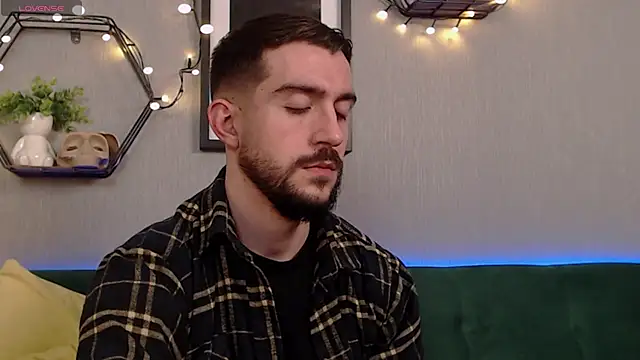 Dylan Best online show from December 2024 12:29:01 AM