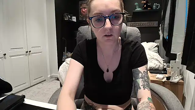 short sweetpea online show from September 2025 05:59:01 PM