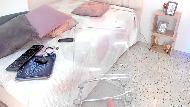 IsiisLovei online show from March 2025 02:29:02 PM