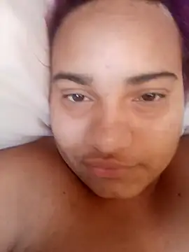 Hilarybunnyy online show from December 2024 07:42:01 PM