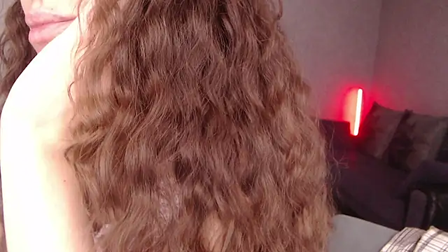 Snapshot of Varonica_Caprii chatting on April 2026 08:25:01 AM Varonica Caprii online show from April 2026 08:25:01 AM