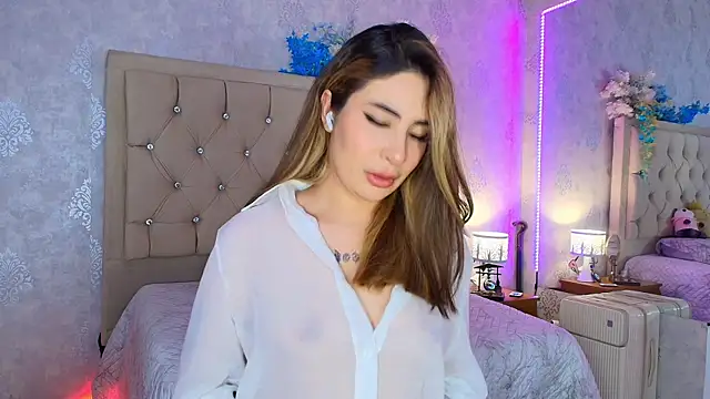 Snapshot of nini_love01 chatting on June 2026 03:45:01 AM nini love01 online show from June 2026 03:45:01 AM