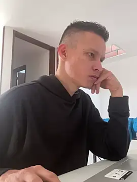 Snapshot of yequeal chatting on February 2025 01:33:01 PM yequeal online show from February 2025 01:33:01 PM