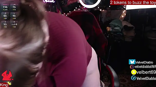 Snapshot of VelvetDiablo chatting on February 2025 01:00:01 AM VelvetDiablo online show from February 2025 01:00:01 AM