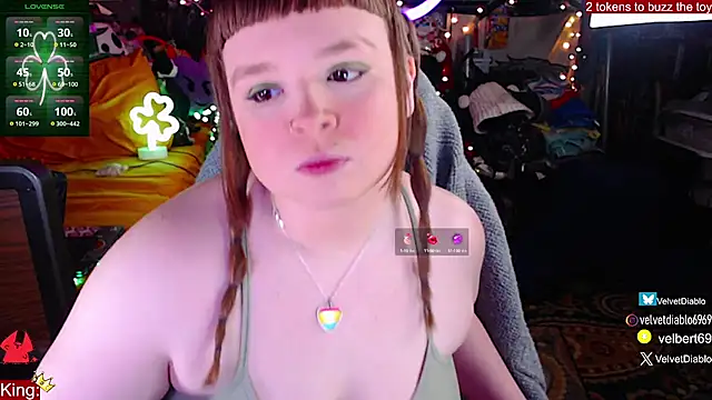 Snapshot of VelvetDiablo chatting on March 2025 11:31:01 PM VelvetDiablo online show from March 2025 11:31:01 PM