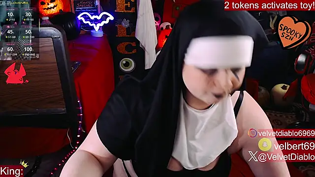 Snapshot of VelvetDiablo chatting on October 2025 11:52:02 PM VelvetDiablo online show from October 2025 11:52:02 PM