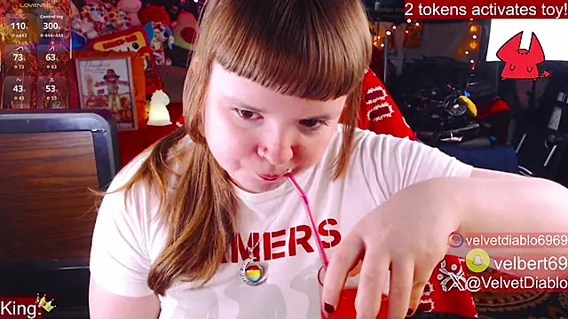 Snapshot of VelvetDiablo chatting on November 2025 01:06:01 AM VelvetDiablo online show from November 2025 01:06:01 AM
