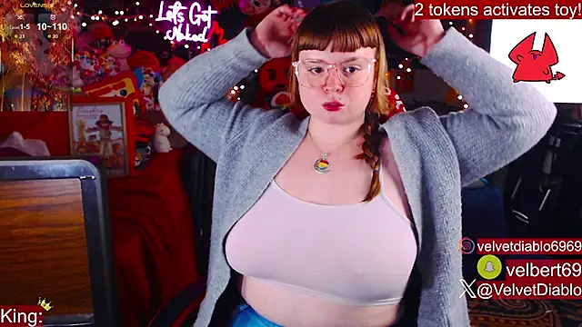 Snapshot of VelvetDiablo chatting on November 2025 12:16:02 AM VelvetDiablo online show from November 2025 12:16:02 AM