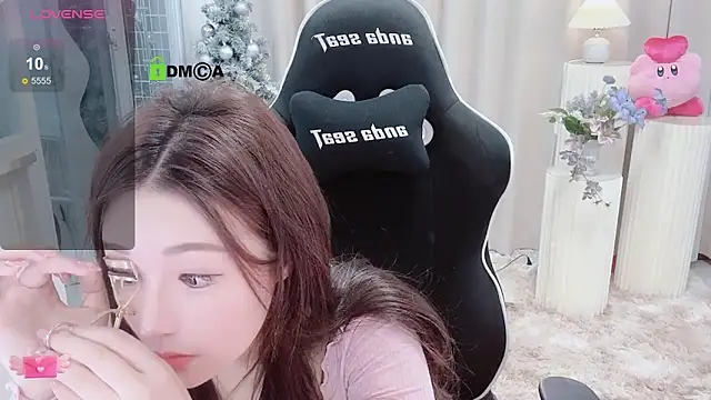 Happy Kitty online show from December 2024 02:24:02 PM