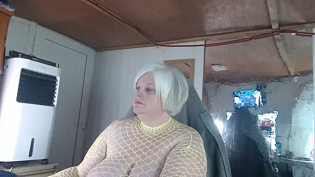 sexychazza16 online show from September 2025 06:33:01 PM