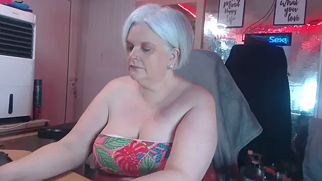 sexychazza16 online show from February 2026 07:52:01 PM