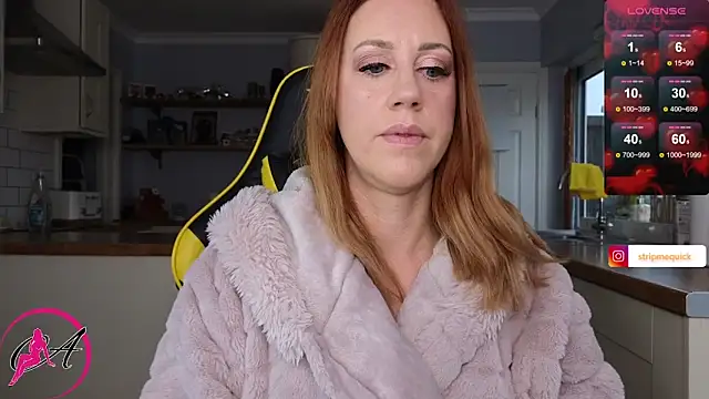 stripmequick online show from December 2024 10:24:01 AM