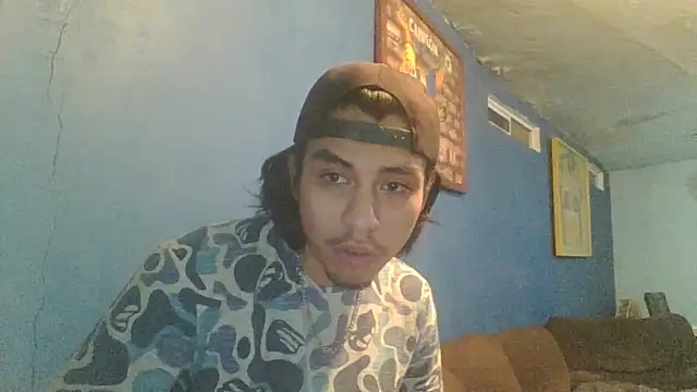 AlexAlejandro13 online show from September 2025 01:33:01 AM