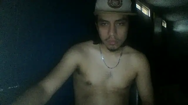 AlexAlejandro13 online show from October 2025 01:57:02 PM