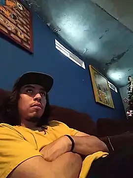 AlexAlejandro13 online show from February 2026 06:46:01 PM