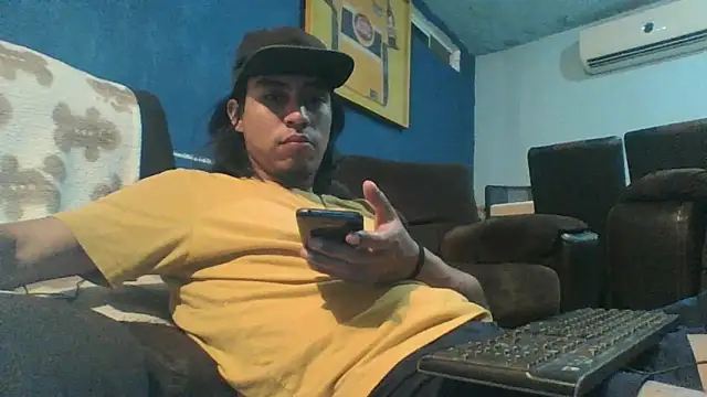 AlexAlejandro13 online show from March 2026 03:32:01 AM