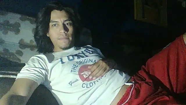 AlexAlejandro13 online show from March 2026 07:03:02 AM