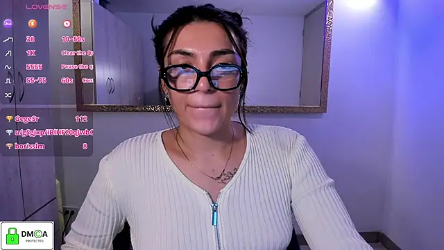Snapshot of EricaVanderhill chatting on May 2026 12:18:01 AM EricaVanderhill online show from May 2026 12:18:01 AM