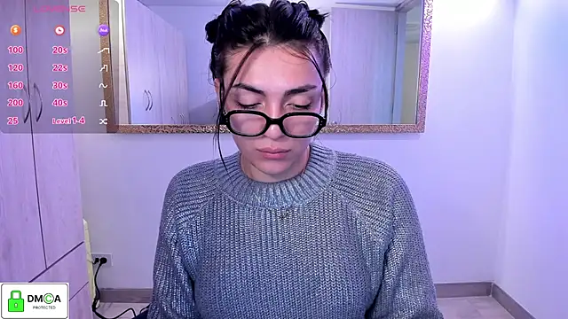 Snapshot of EricaVanderhill chatting on May 2026 12:28:02 AM EricaVanderhill online show from May 2026 12:28:02 AM