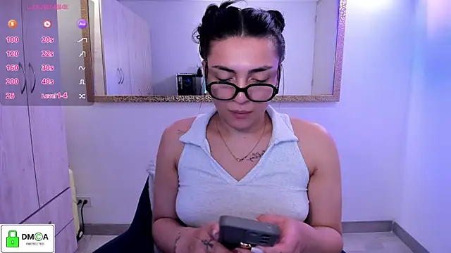 Snapshot of EricaVanderhill chatting on May 2026 11:17:02 PM EricaVanderhill online show from May 2026 11:17:02 PM