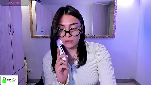 EricaVanderhill online show from July 2026 08:01:02 AM